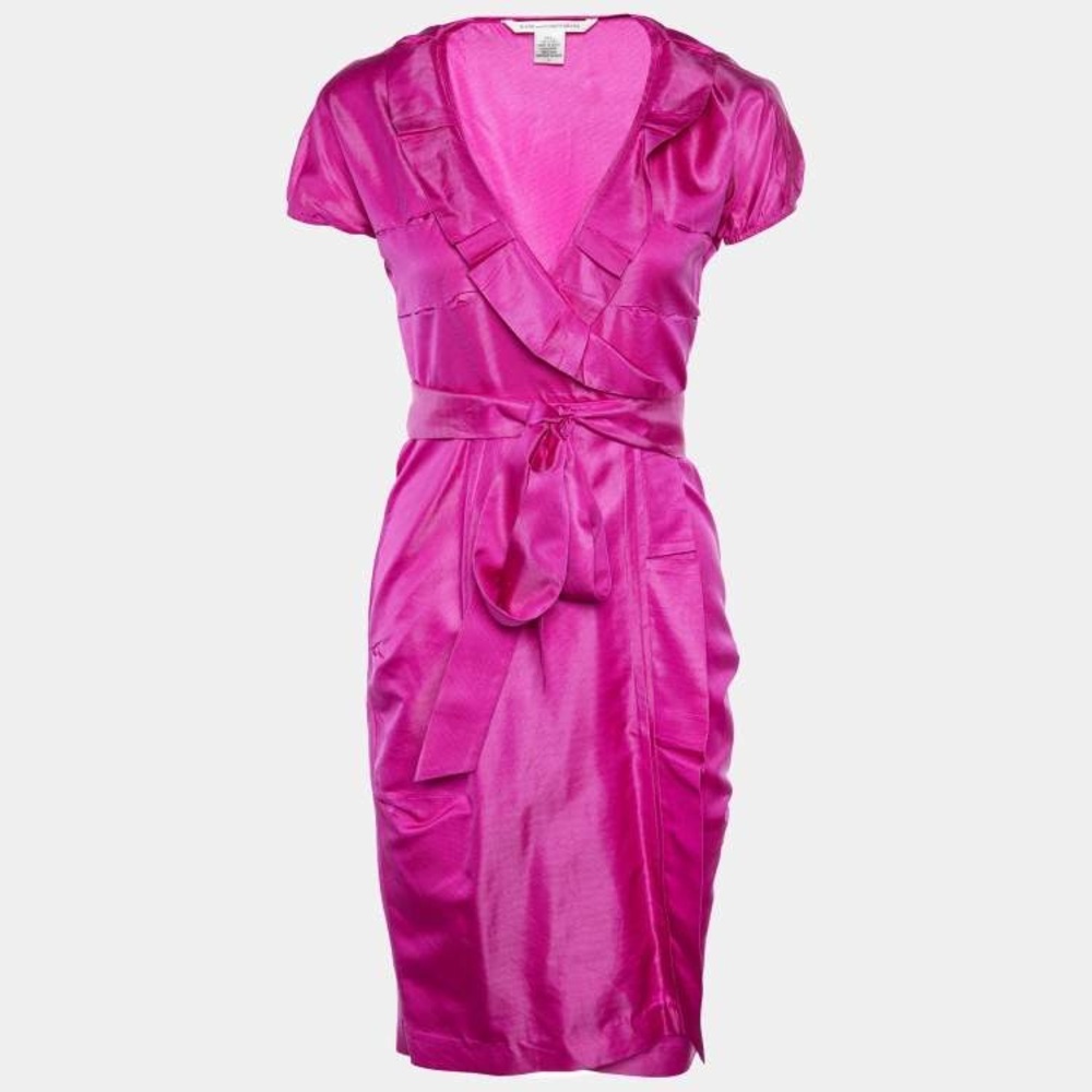 DIANE VON FURSTENBERG 100% silk wrap dress in hot pink, Size M, short sleeve.